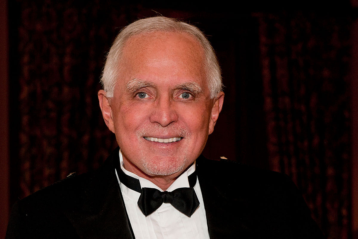 Dan Pena Net Worth