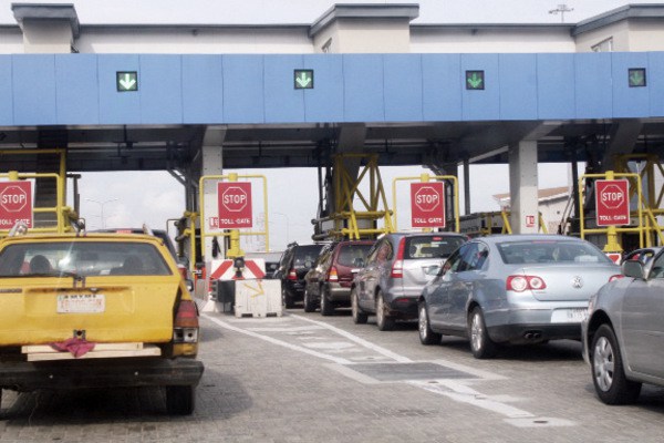 Lekki Toll Gate: Police Arrest Protesters Against Reopening Of The Toll Gate (Video)