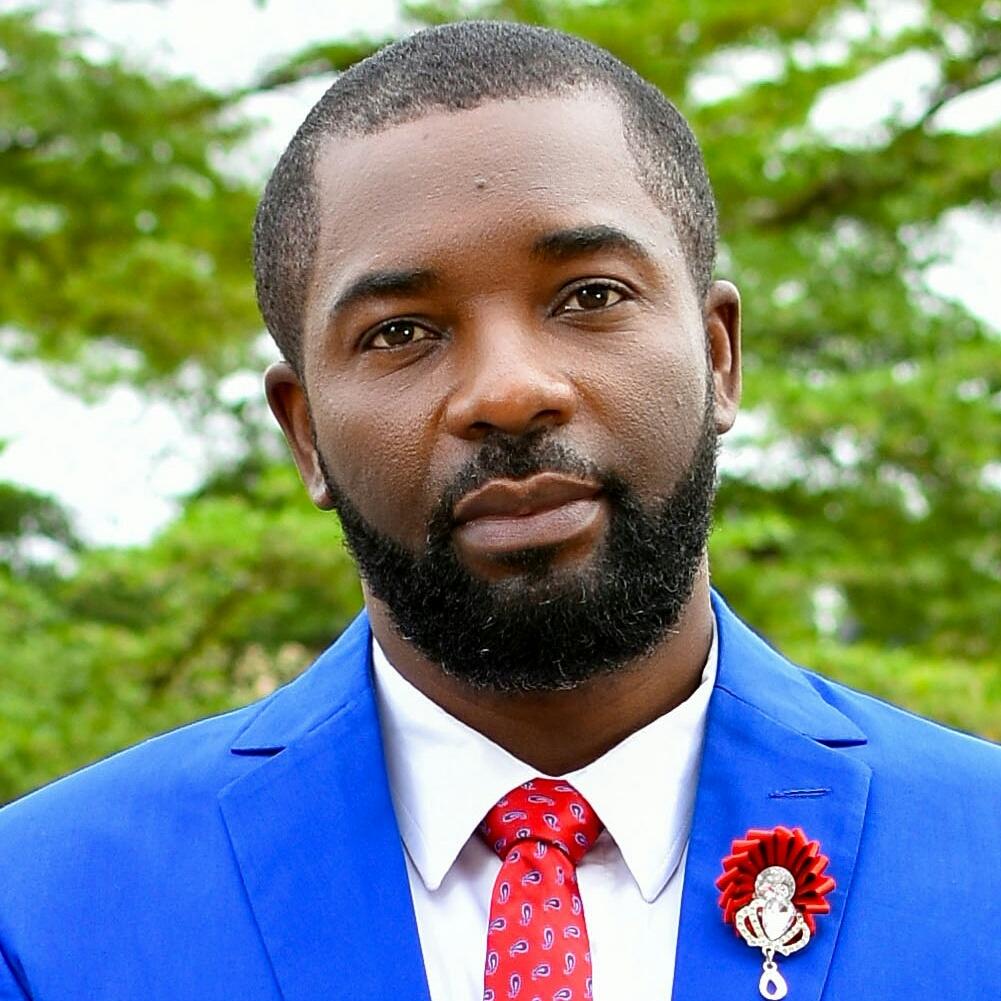 Emeka Amakeze Calls Esther Sky ”Hypocrite” For Accusing Farewell Wishers Of Late Asuzu