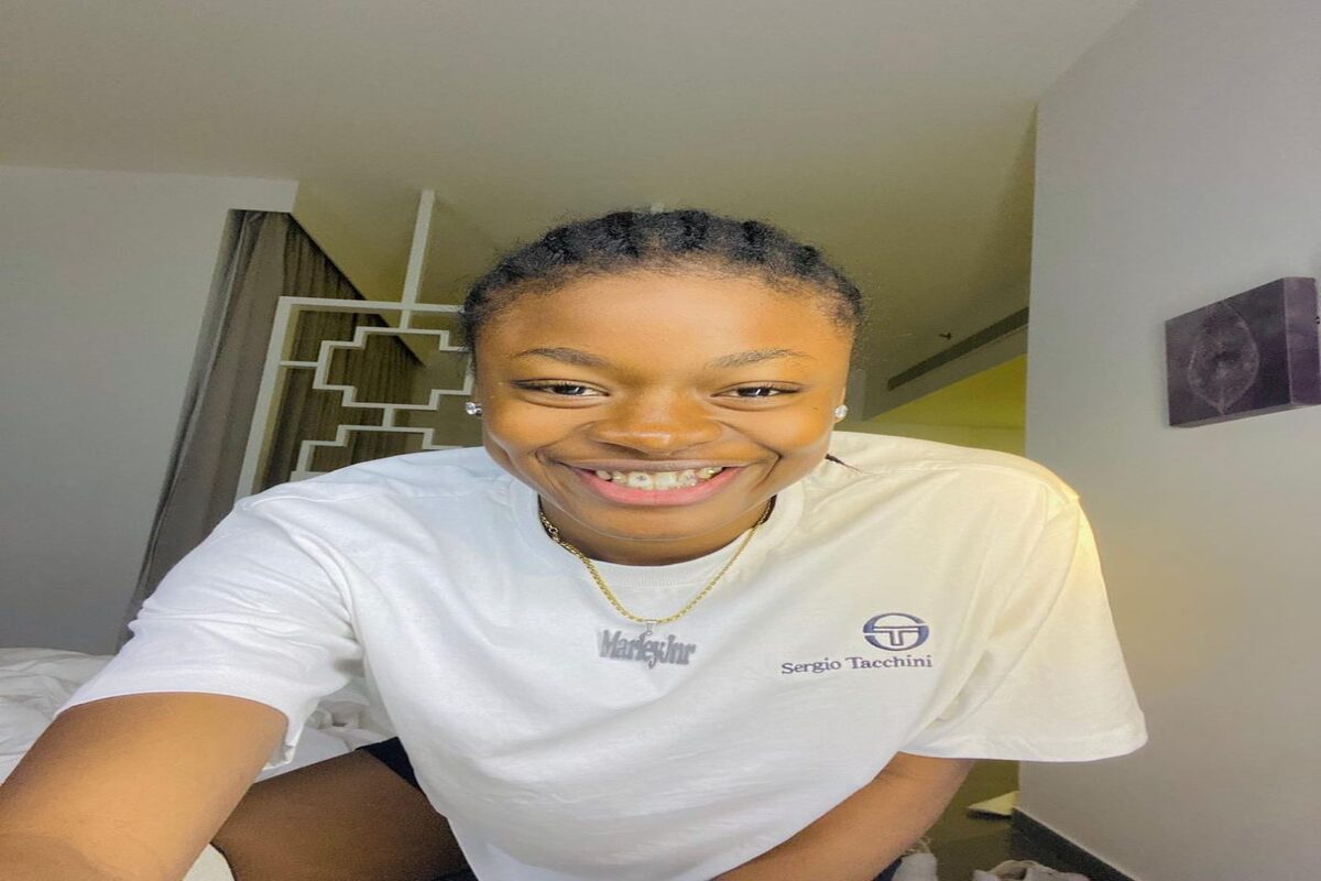 Naira Marley’s Sister, Shubomi Points To What Change People In Latest Post