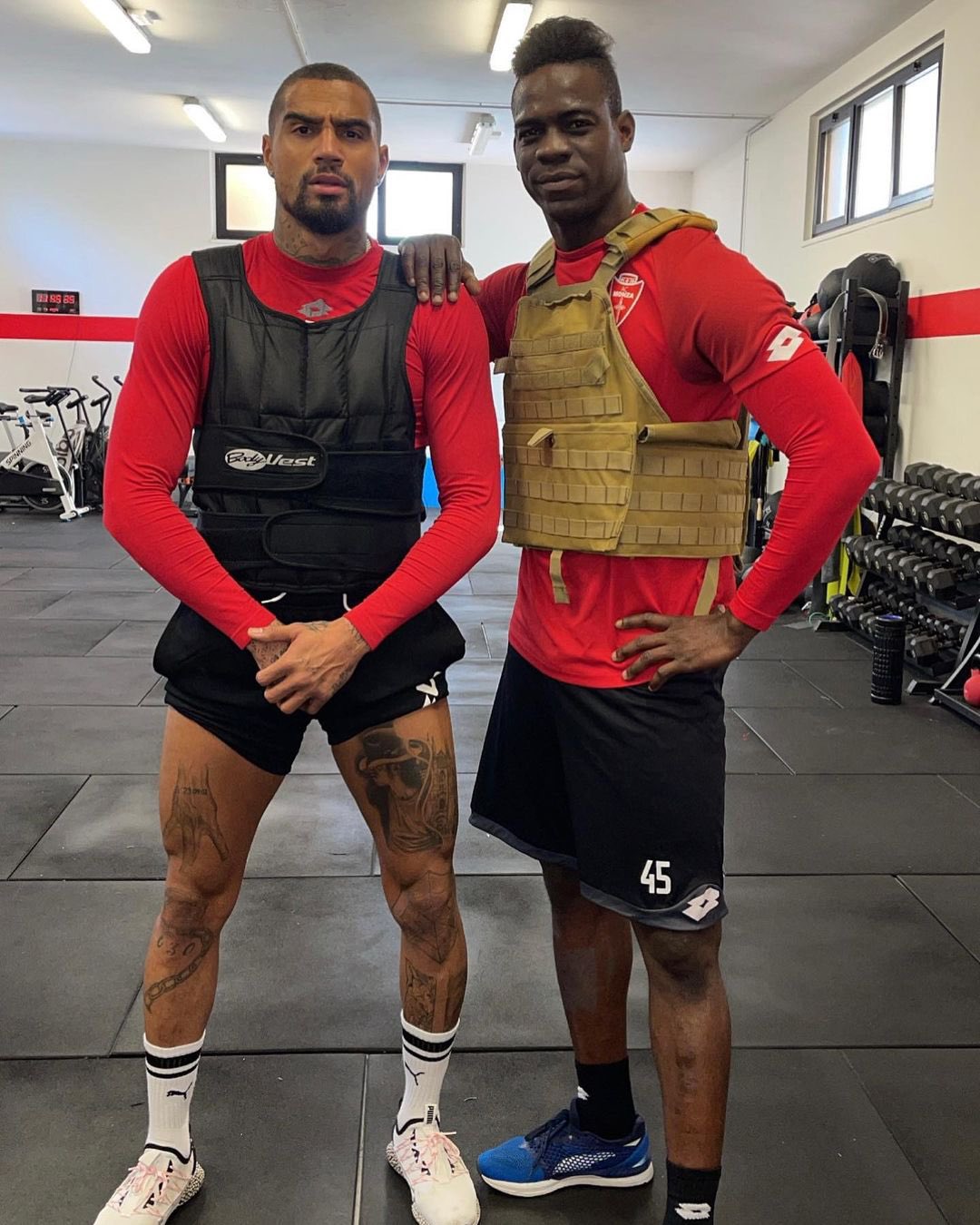 Kevin Prince Boateng And Mario Balotelli Jam On Sarkodie’s Verse On Wavy At Training