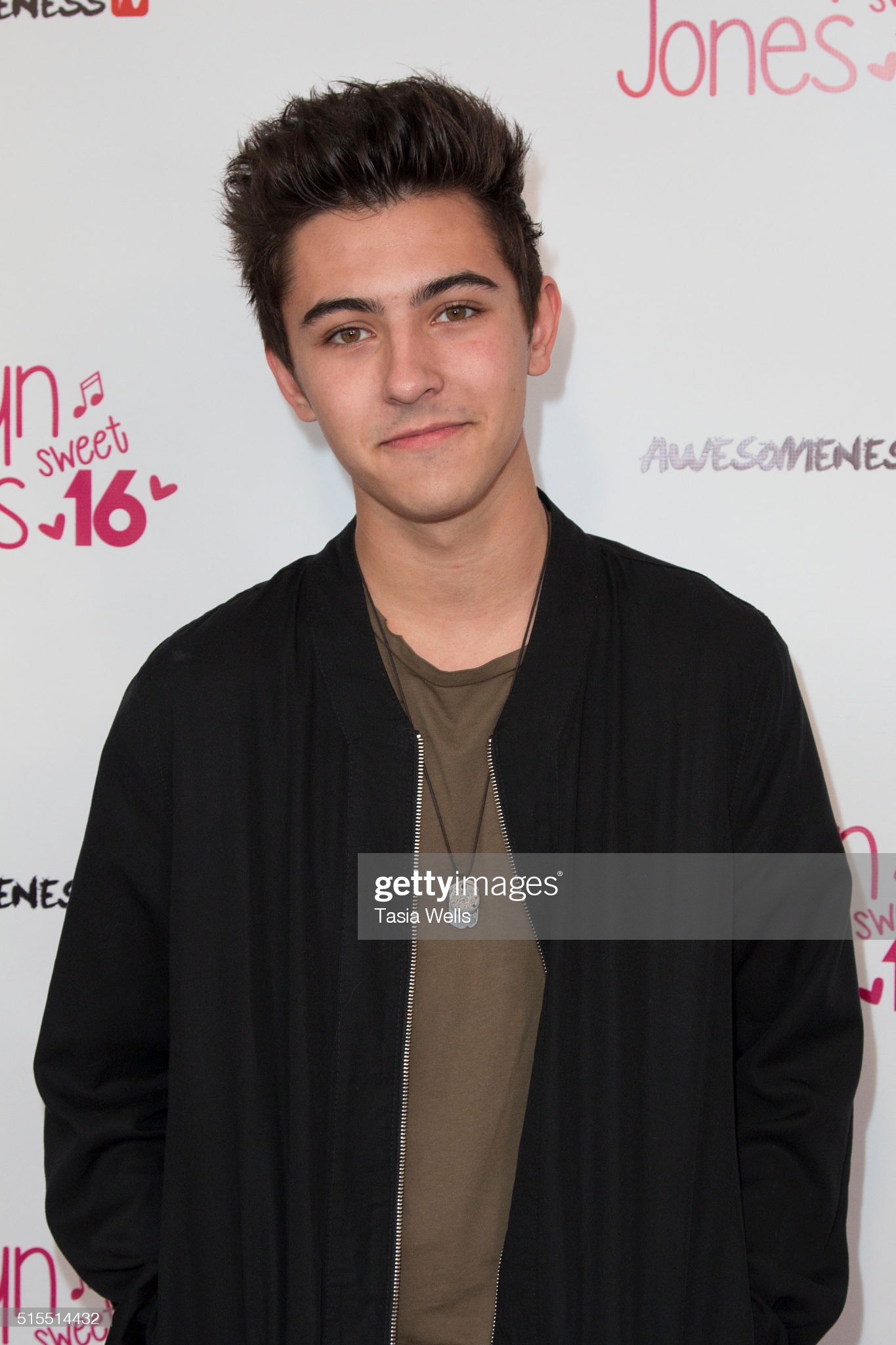 Aaron Facer Kyson Facer Biography; Net Worth, Age, Height, Siblings, Songs, Movies ...