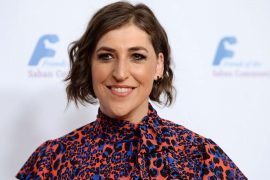 Does Mayim Bialik really play the piano? Can Mayim Bialik play the harp? Is Mayim Bialik quitting Call Me Kat?