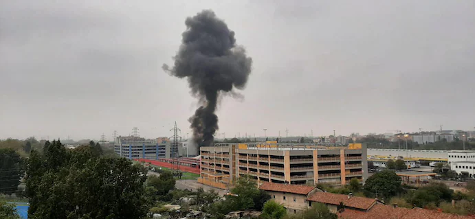 Smoke evolving from the building which caused the accident