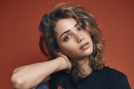 Emily Rudd Wikipedia, Pronouns, Age, Parents, Instagram, Birthday, GIF