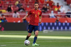 What happened to Sergio Busquets head?