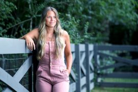 What does Lauren Akins do for a living? What is Lauren Akins famous for?