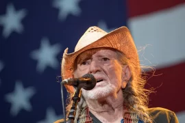Why is Willie Nelson’s net worth so low?