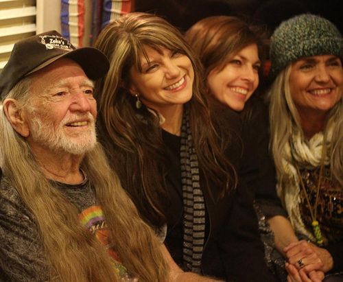 WIllie Nelson and daughters