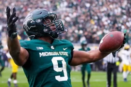Kenneth Walker III Age, 40 Time, NFL Draft, Jersey, Eligibility, Father, Parents, Recruiting, Rankings