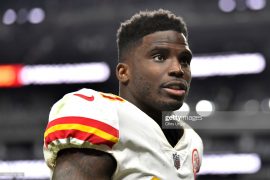 Tyreek Hill Contract, Salary, Net Worth, Top Speed, Age, Height, Weight, College, Siblings, Jersey