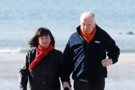 Is Dawn French still married to Mark Bignell?  How did Dawn French Meet Mark Bignell?