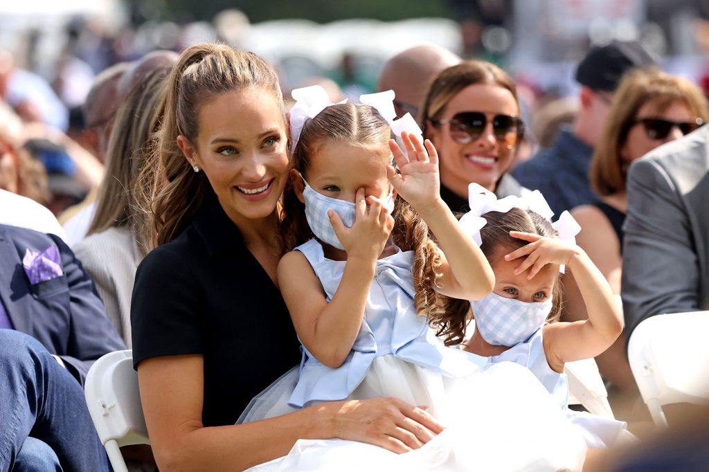 Derek Jeter's wife and children