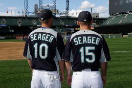 How many Seager brothers are there? Who is Corey Seagers dad?