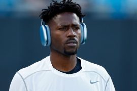 What made Antonio Brown leave the game? Did Antonio Brown just quit mid-game?