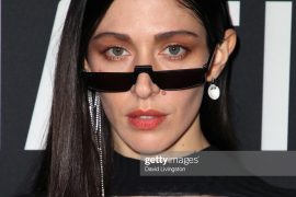 Caroline Polachek Wedding, Songs, Merch, Age, Net Worth