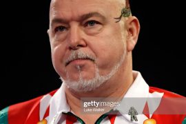 Why is Peter Wright called snakebite? Does Peter Wright paint his head?