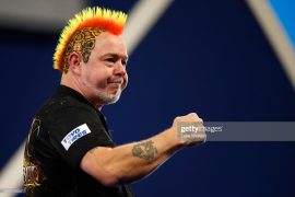 Is Peter Wright’s head tattooed? How long does Peter Wright hair take?