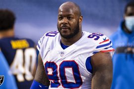 Quinton Jefferson Contract, Salary, PFF, 40 Time, College, Madden Rating, Age, Weight, Scissors