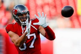 Rob Gronkowski BUCS Salary, Net Worth, Shirt, Uniform, Deal, Jersey, Height, Age, 40 Time, Family, Number