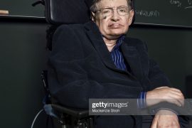 What was the IQ of Stephen Hawking? What did Stephen Hawking discover?