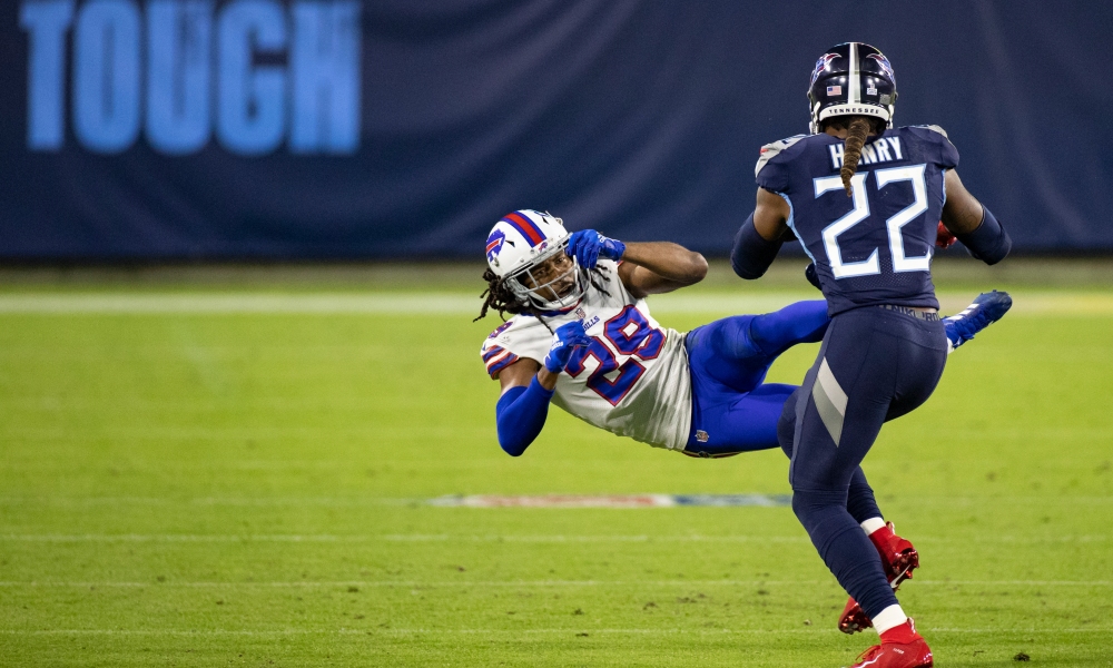 Derrick Henry Stiff Arm Play