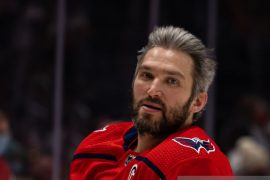 How many goals does Alex Ovechkin have 2022? How many goals is Ovechkin behind Gretzky? Why is Alexander Ovechkin famous?
