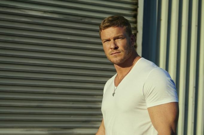 Alan Ritchson 