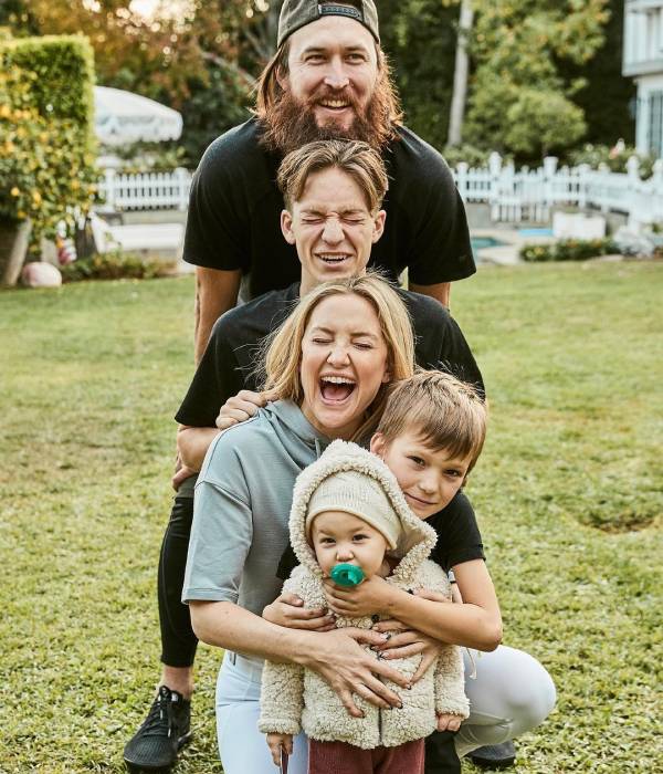 Kate Hudson and her family