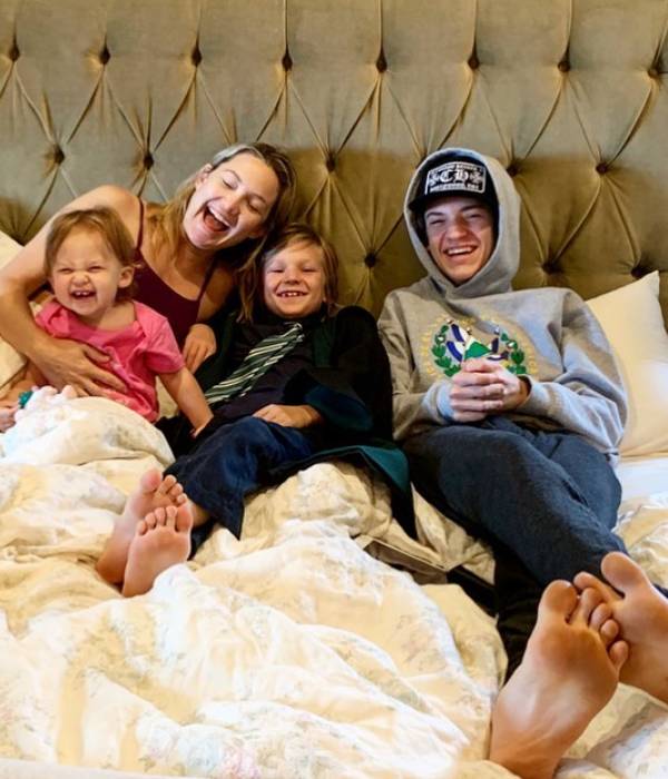 Kate Hudson and her children