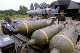 Has the US used cluster bombs? Which countries still use cluster bombs? How does cluster bomb work?