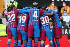 Barcelona Not Selling Robert Lewandowski, Agent Labels Rumours as “Nonsense”