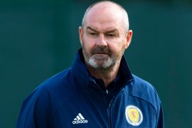 How many games did Steve Clarke play for Chelsea?