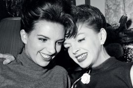 Who did Liza Minnelli live with as a child?