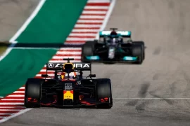 Do you have to pit in F1?