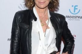 Why did Jennifer GREY do surgery?