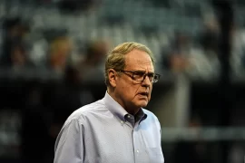 How much of the Bulls does Reinsdorf own? When did Jerry Reinsdorf buy the Bulls?