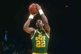 What happened to John Drew of the Atlanta Hawks?