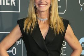 What does Julia Roberts 16 year old daughter look like now?