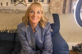 Was Louise Minchin an athlete? When did Louise Minchin start triathlon?