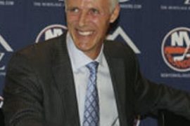 Why did Mike Bossy stop playing hockey? How many years did Mike Bossy play in the NHL?