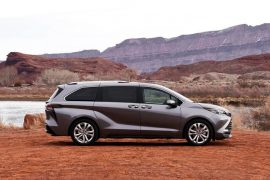 Will the 2022 Sienna have removable second row seats? Will the 2022 Toyota Sienna be a plug in hybrid?