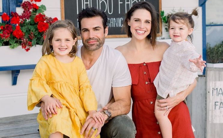 Jordi Vilasuso, Kaitlin Vilasuso, and their children