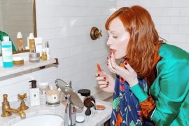 Is Karen Elson a natural redhead? Where does Karen Elson live?