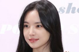 How old is Apink Naeun? Is Apink still active?