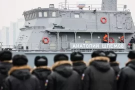 Does Russia have a strong navy? How many boats does the Russian Navy have?