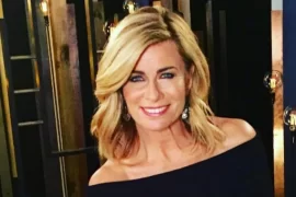 Is Deborah Hutton in a relationship? Who was Deborah Hutton married to?