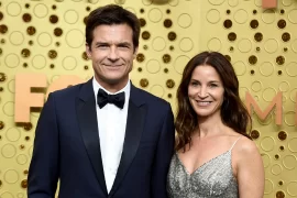 Is Jason Bateman happily married? What does Jason Batemans wife do for work?