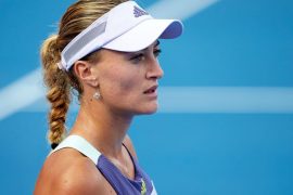 How many languages does Kristina Mladenovic speak?