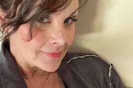 Is Sherilyn Fenn an amputee?